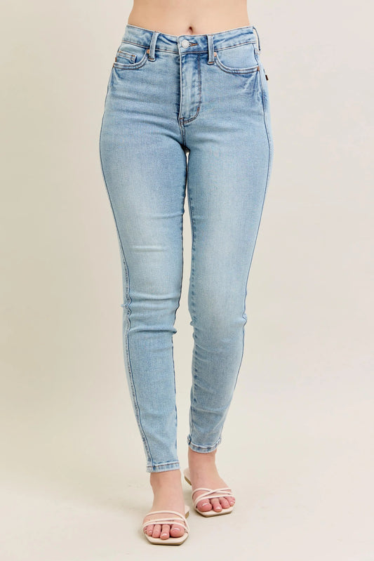 Judy Blue Full Size Mr Tummy Control Vintage Wash Skinny Jeans Plus Size