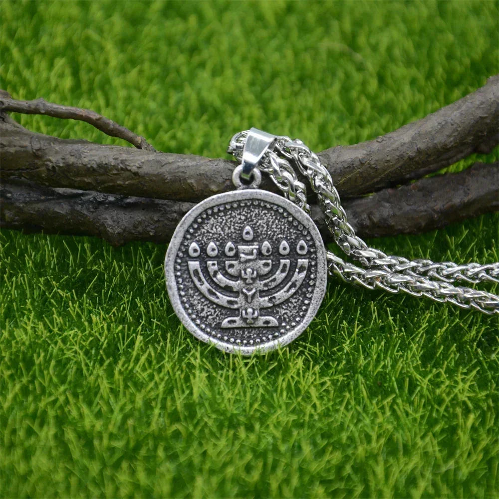 Nostalgia Judaica Menorah Pendant Jewish Jewelry Necklace For Mens Womens Hebrew Israel Faith Lamp Hanukkah Gifts Dropshipping