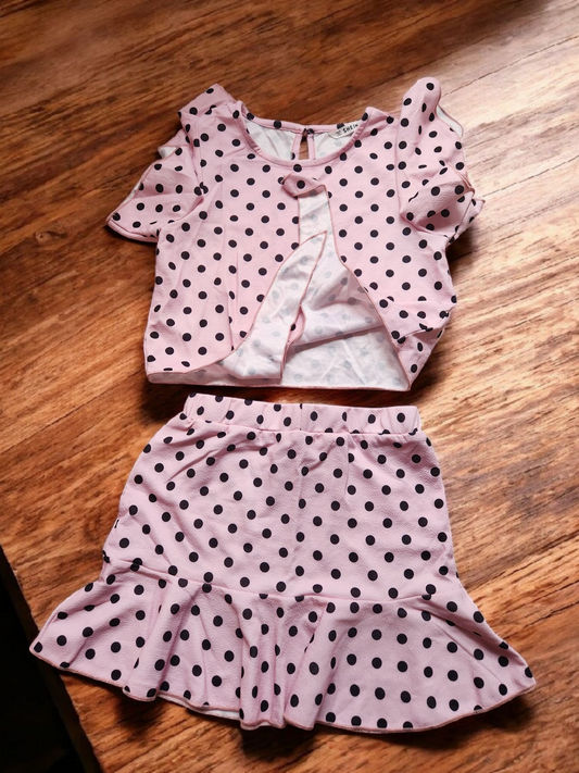 Girl sets